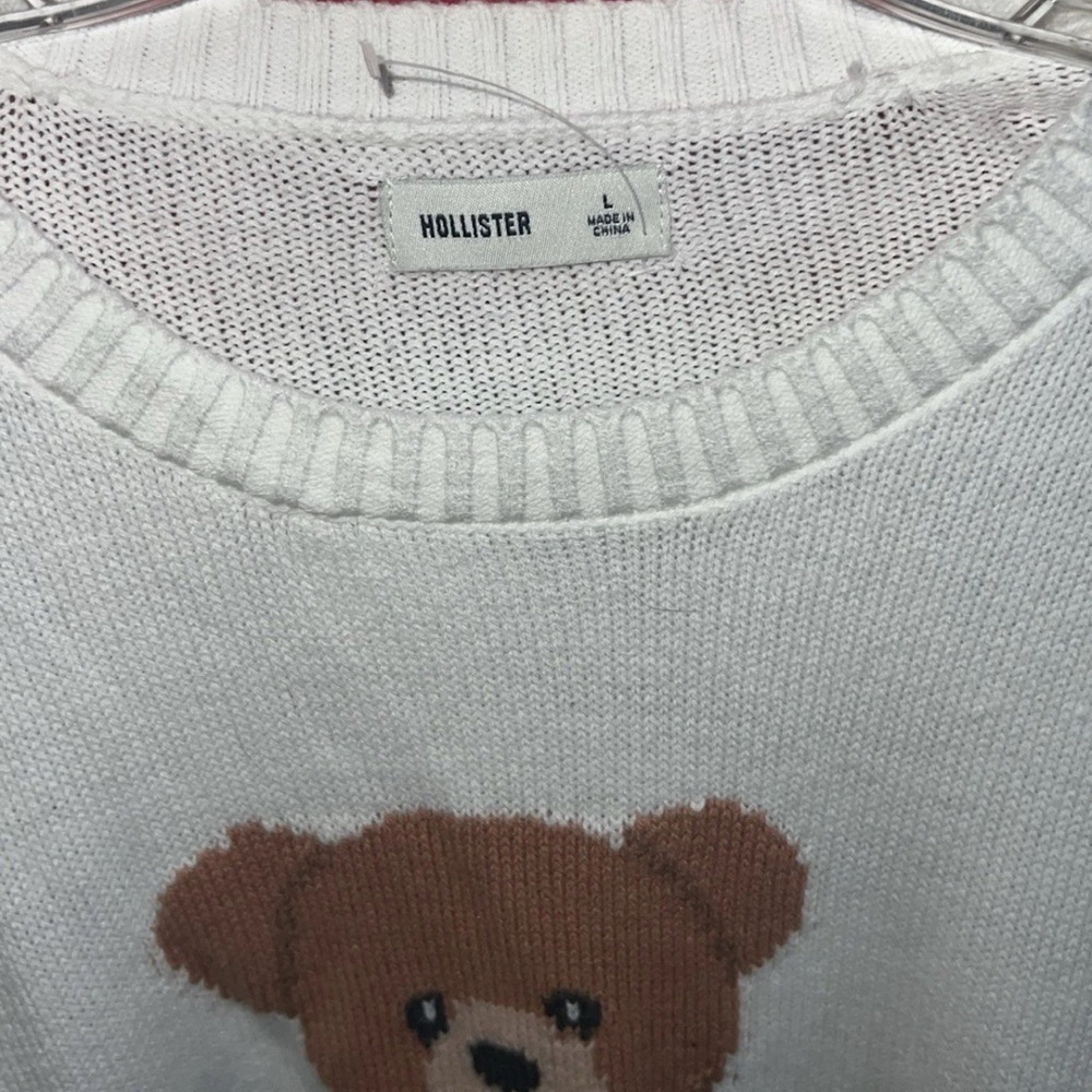 Hollister White Sweater with Bear Motif - Picture 4 of 4